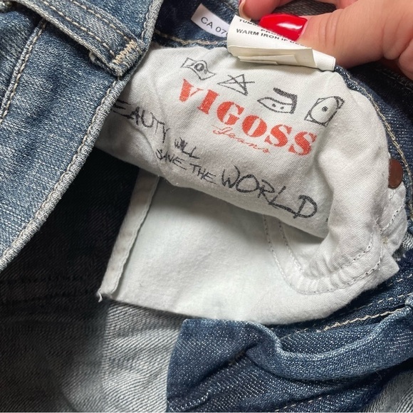 Vigoss Jeans Vintage Y2K Embroidered Denim Capris Size 11/12 - Picture 4 of 7